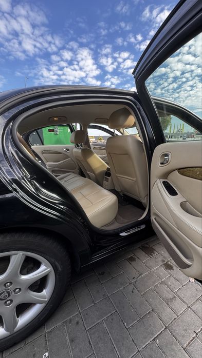 Jaguar S-Type 4.2 V8 • 2004 • 194 000 km