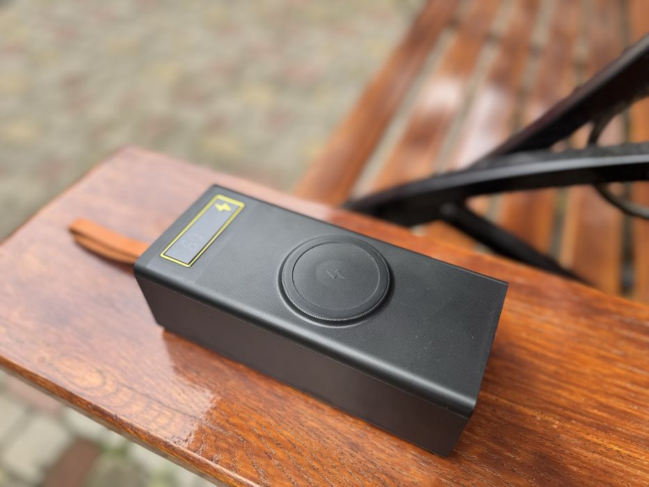 Потужний павербанк 42000mAh + ліхтар + швидкісна зарядка