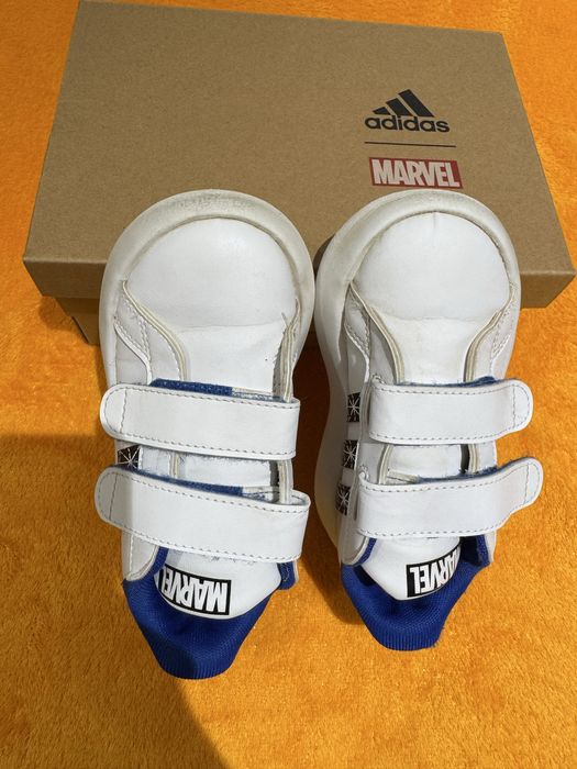 TÉNIS ADIDAS MARVEL n26 menino BOM ESTADO
