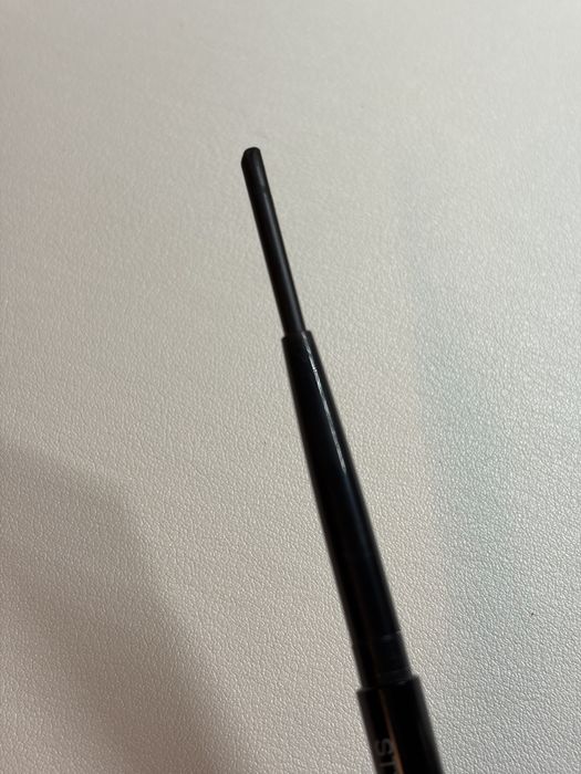 Черный карандаш Chanel