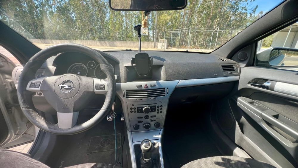 1550€ APENAS HOJE e AMANHÃ (DIA 2 e 3) Opel Astra 1.3 cdti