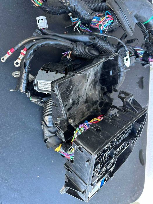 Блок корпус предохранителей Mitsubishi Outlander 3 8565A357