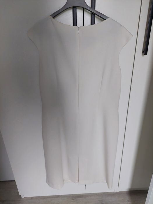 Elegancka sukienka Modesta
