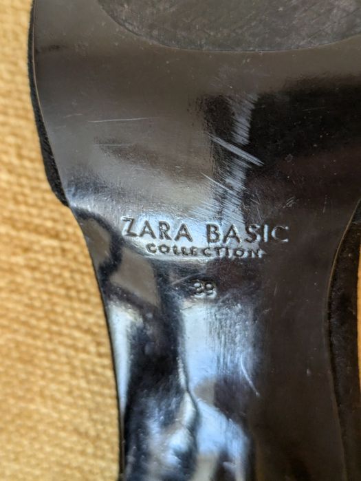 Czarne zamszowe szpilki. Złoty obcas 10 cm. Zara 39