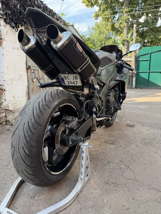 Yamaha R1 2013.