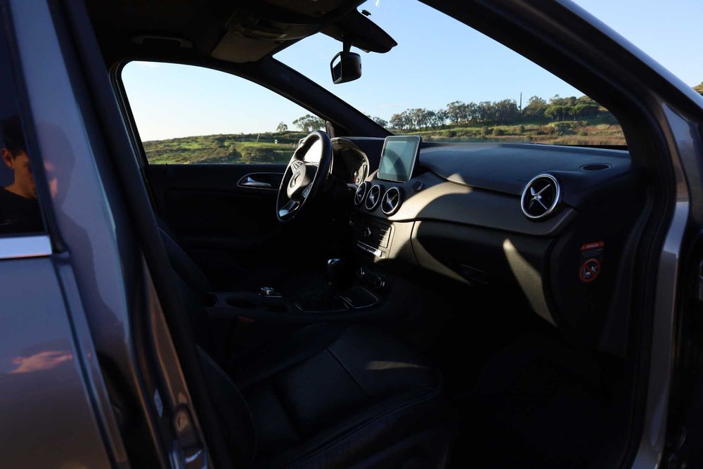 Mercedes-Benz B 180 — fotografia 4
