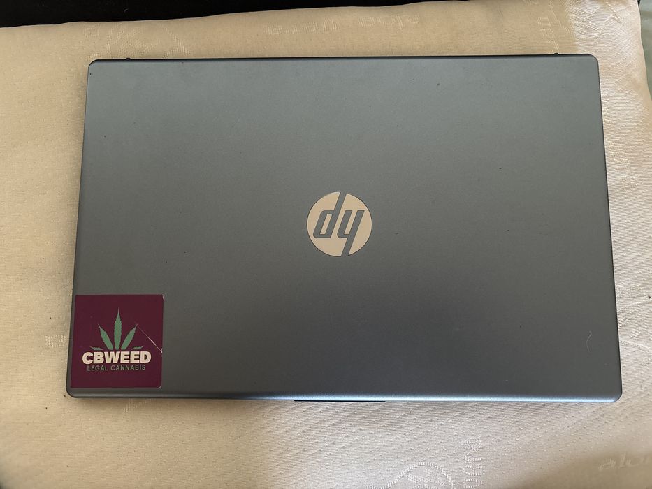 PC HP Laptop 15-fc0004np 15.6"