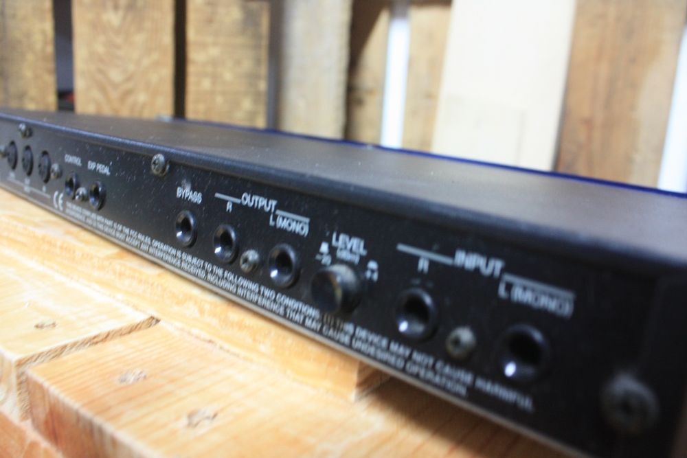 Processadores de som e efeitos behringer e boss