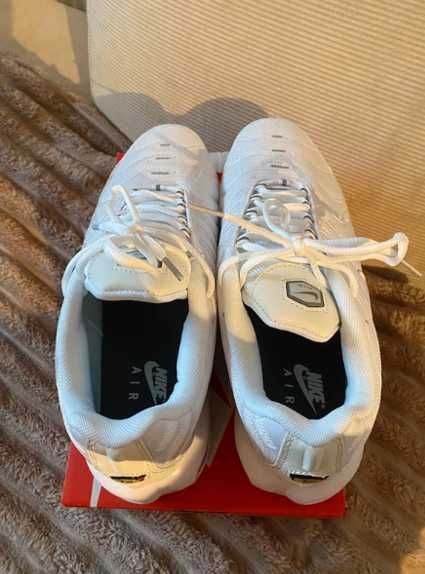Nike_Air_Max_TN_Plus_White_R.37.5