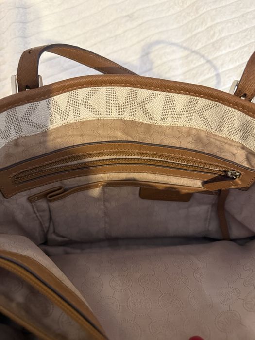 Mala Michael Kors