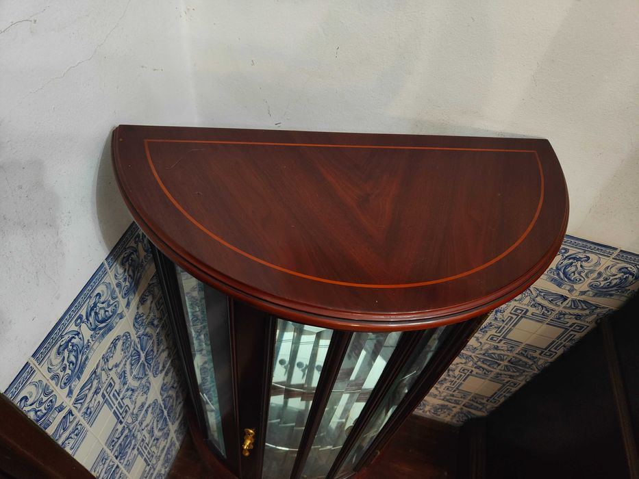 Vitrine de Vidro e Madeira Maciça