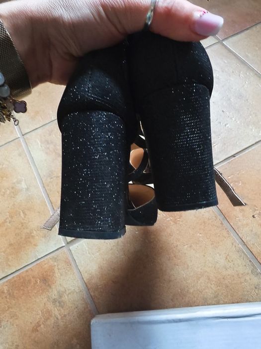 Buty, botki z paseczkami na słupku,brokatowe