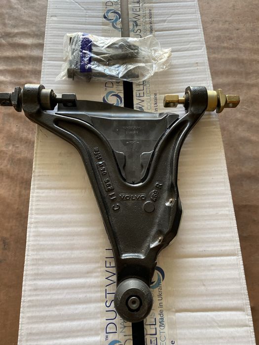 Volvo s70, v70, 850 рычаг передний правый