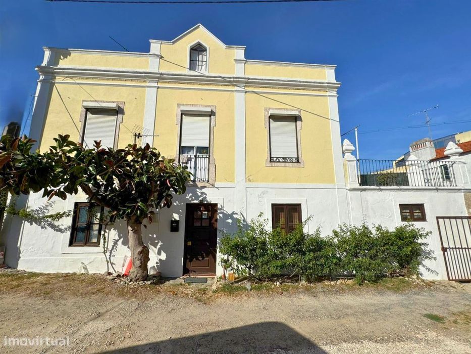 Conjunto Habitacional em Zona Tranquila - Santarém