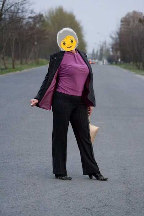 Брючный женский костюм