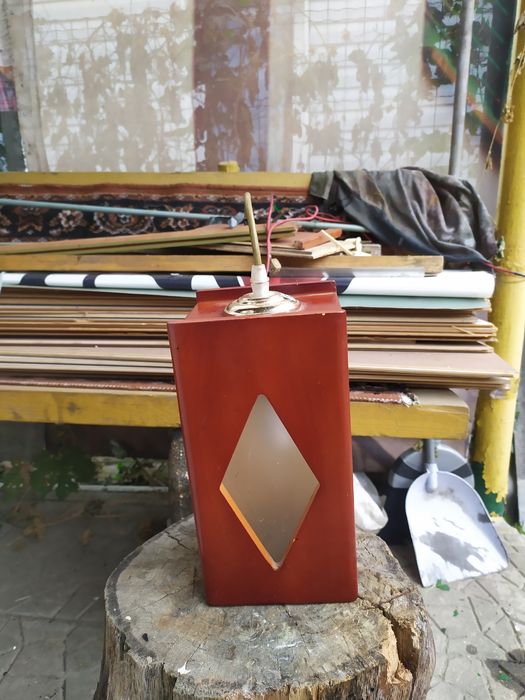 Светильник подвесной в деревянном окладе