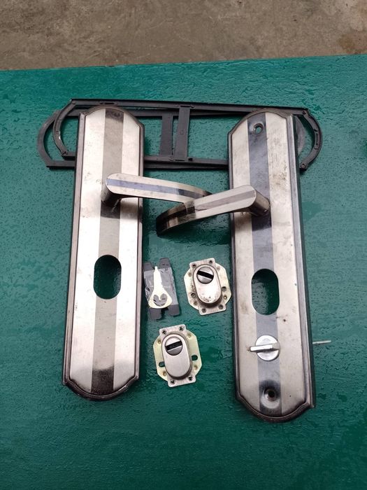 Стильні дверні ручки (комплект) – якість та дизайн, 500 грн