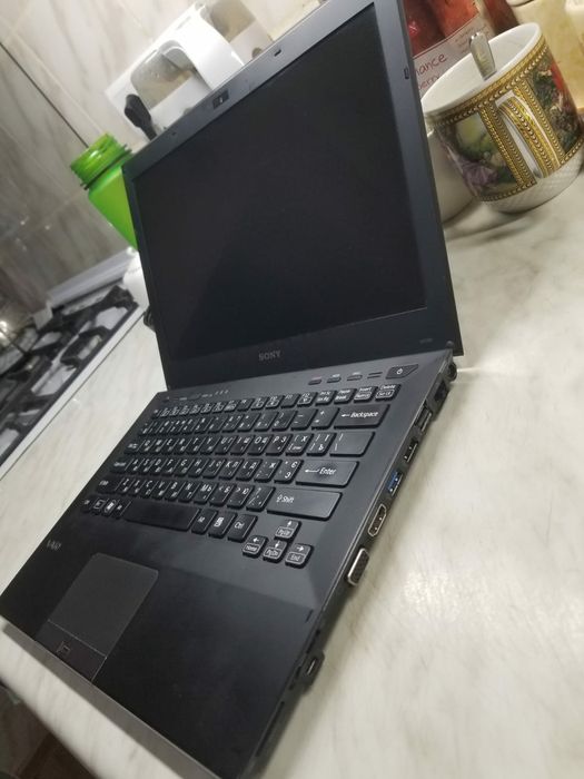 Надійний ультрабук Sony з двома АКБ для цінителів якості та потужності