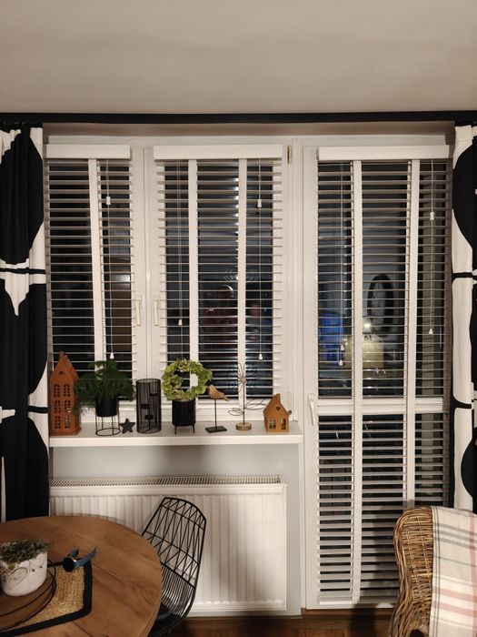 Żaluzje drewniane białe w bardzo dobrym stanie