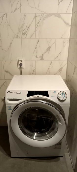 1 квартира вул.Запорізька Є ліжко та диван Новобудова