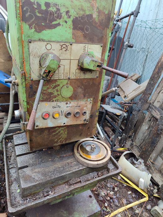 Продам сверлильный станок 2н135