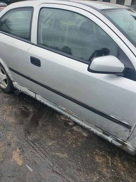 Szyba boczna prawa Opel Astra II G hb