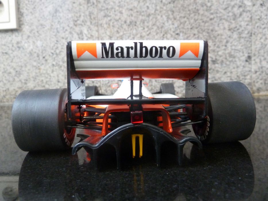 1:18 LANG/Minichamps, McLaren MP4/5B, Senna, Marlboro, World Champion 1990