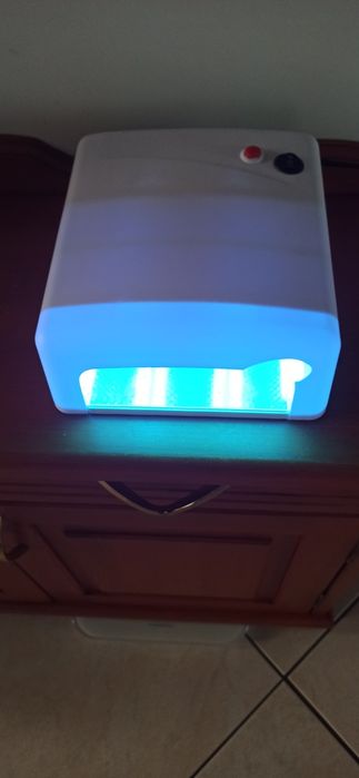 Lampa UV do paznokci