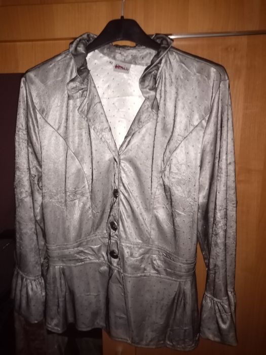 Elegancka damska bluzka.