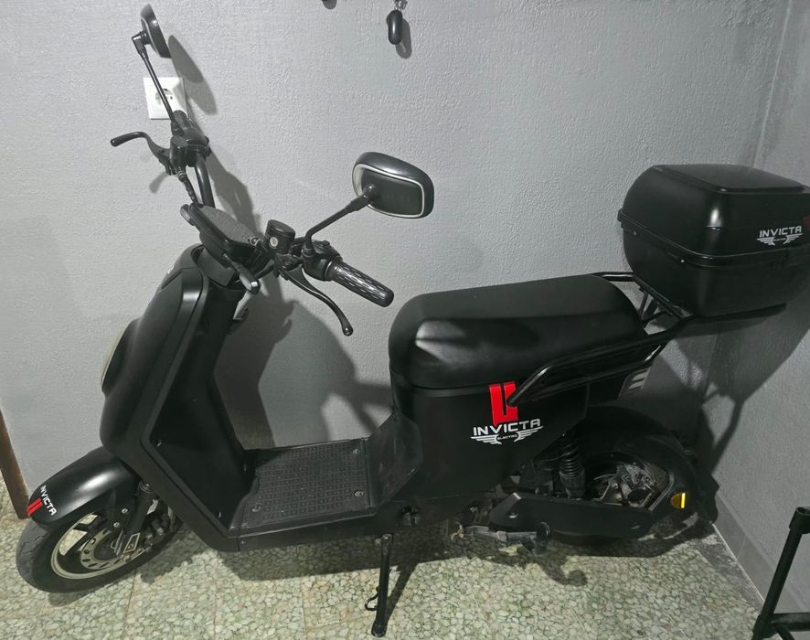 Scooter elétrica sem carta invicta