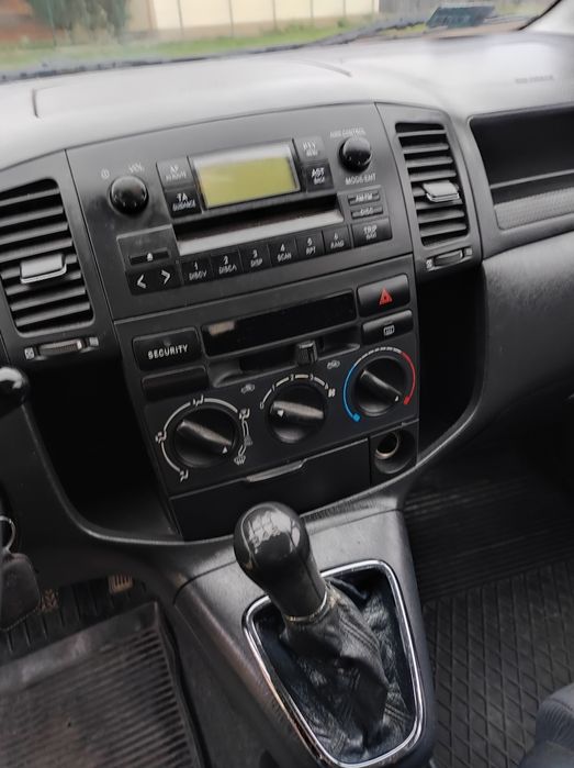 Toyota Corolla Verso 2 litry diesel