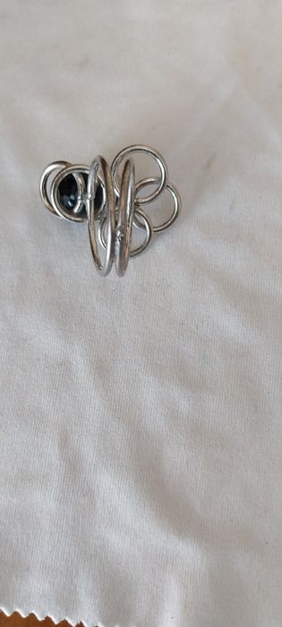 Anel em prata com linda pedra preta