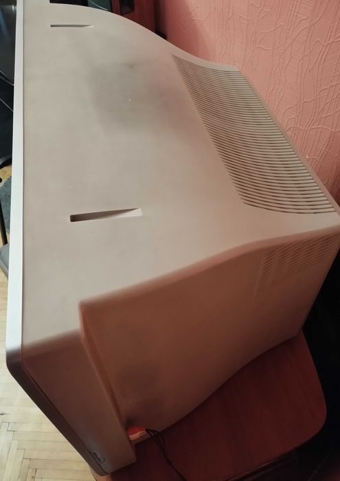 Телевізор Phillips 32 дюйми