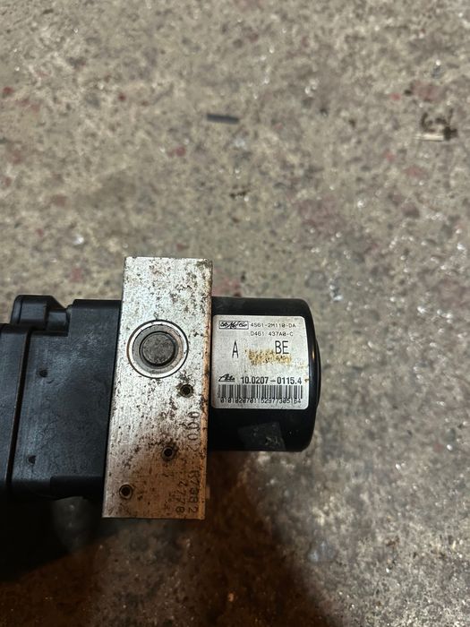 POMPA ABS Ford fiesta MK6 4S61-2M110-DA