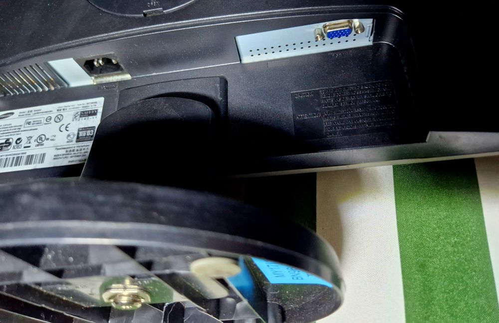 Продам монитор Samsung 943nw описание