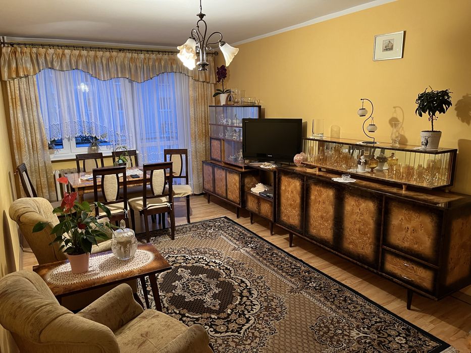 Przytulne, oldskulowe 3 pokojowe mieszkanie w centrum Gdyni Chyloni