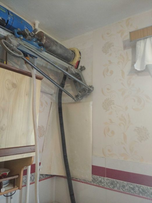 Алмазное сверление отверстий под вытяжку и коммуникации. Резка бетона.