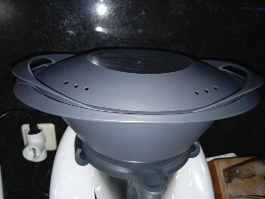Vendo Bimby TM6 com acessórios.