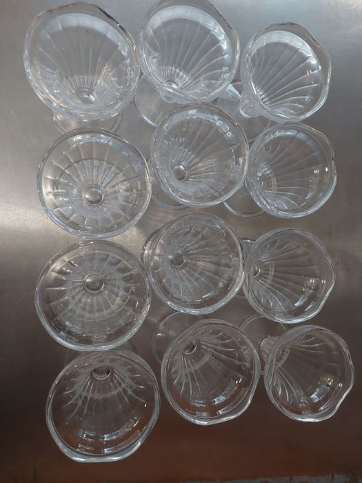 Taça de vidro para sobremesa