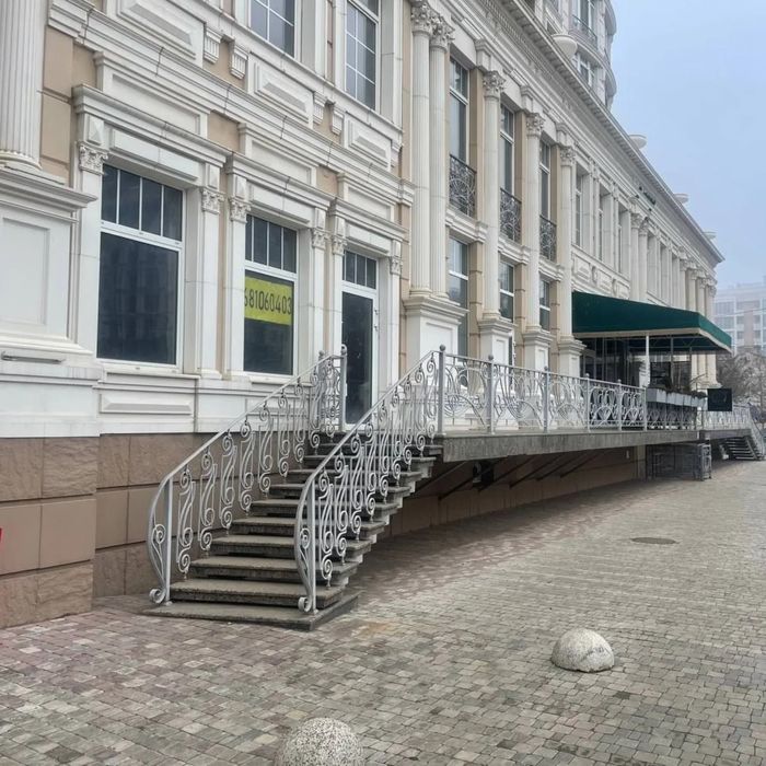 Здам фасад для бізнесу високий трафік,центр,вільне планування