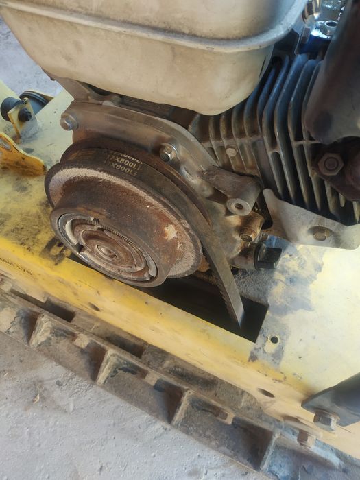 Продам віброплиту бензинову