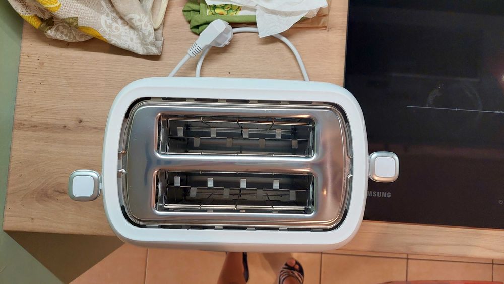 Toster Electrolux biały