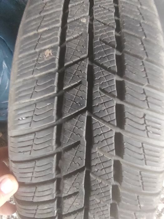 Opony zimowe 15 cali 195/60/15  na sztuki