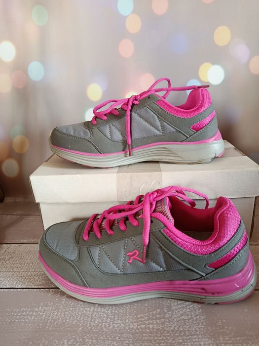 Кросівки жіночі 37-38