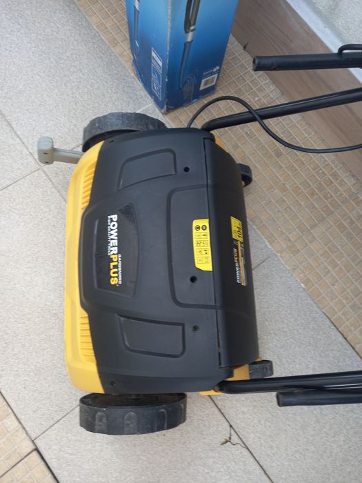 Escarificador eléctrico como novo