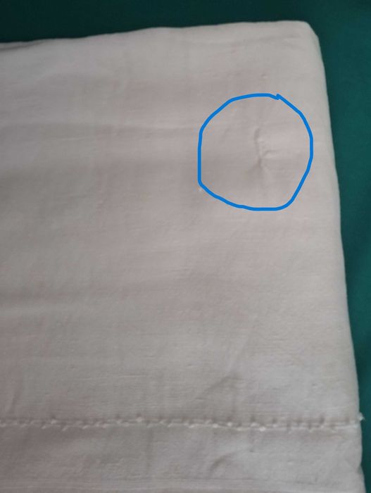 Magnífica Toalha antiga em linho, bordada manualmente, com 06 guardanapos - 260x145cm