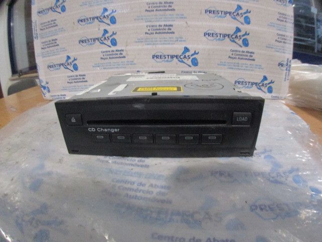 Rádio / auto-rádio AUDI A6 (4F2, C6)