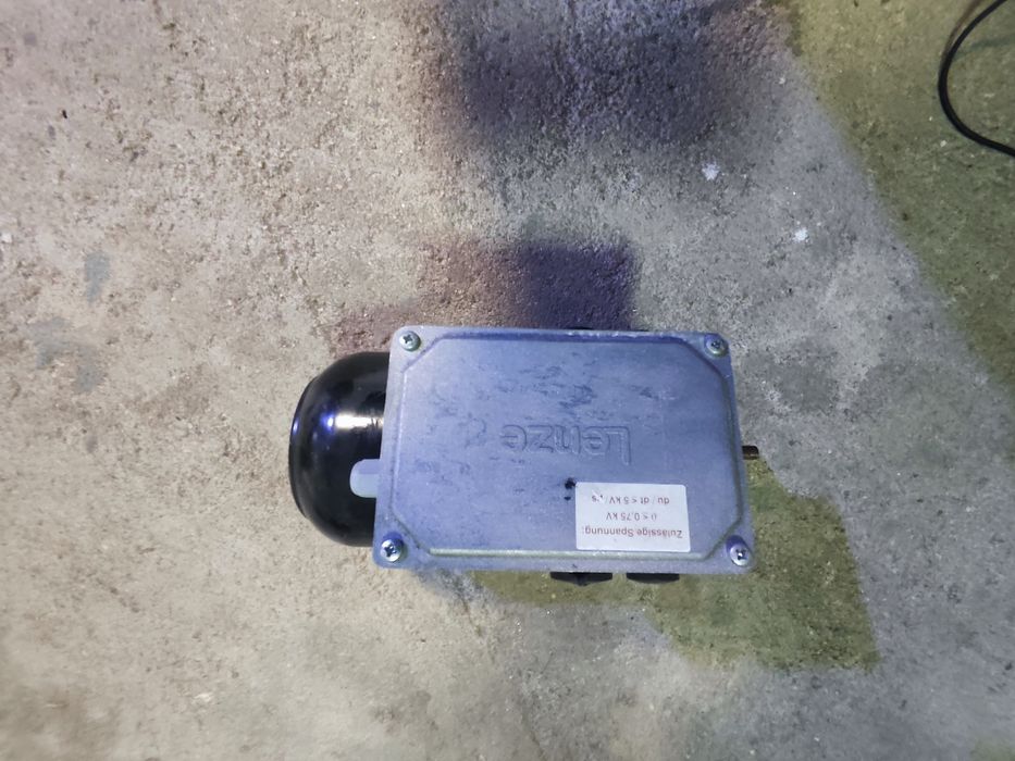 Título: Inversor de Frequência Emerson Commander SK 0.75kW  mais motor trifásico de 0.75 kv