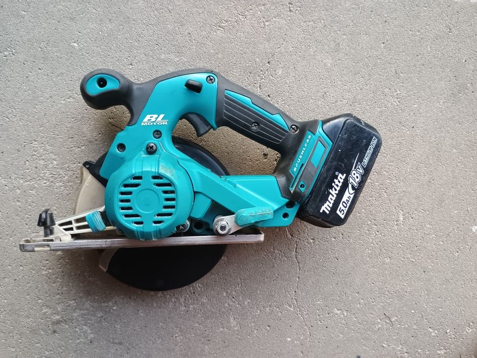 Pilarka do metalu DCS 551 + Aku 5,0 ah 18 V przecinarka