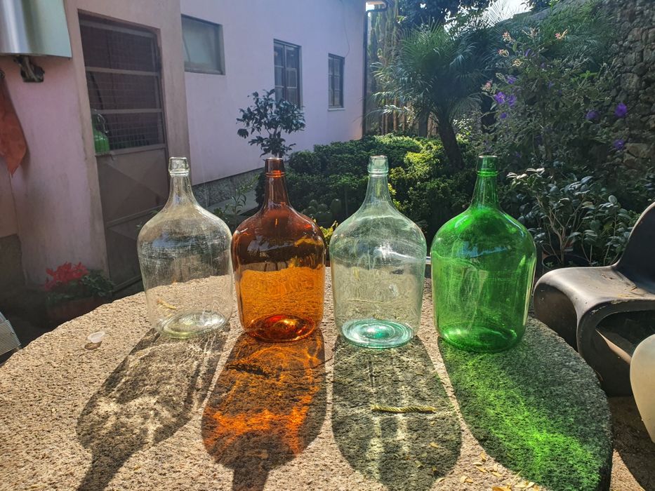 Garrafões de vidro